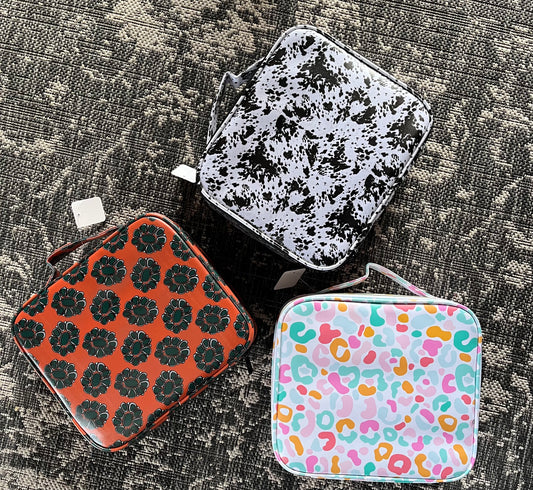 GETTIN’ WESTERN MAKEUP/TRAVEL CASE