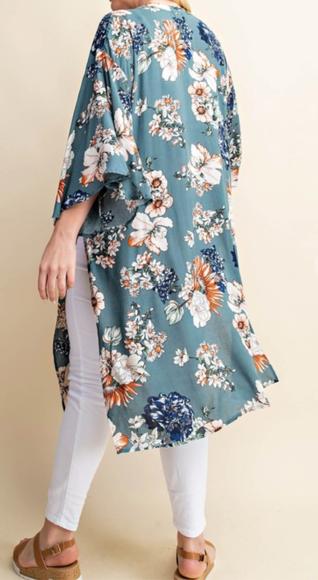 Flowy Floral Kimono Curvy