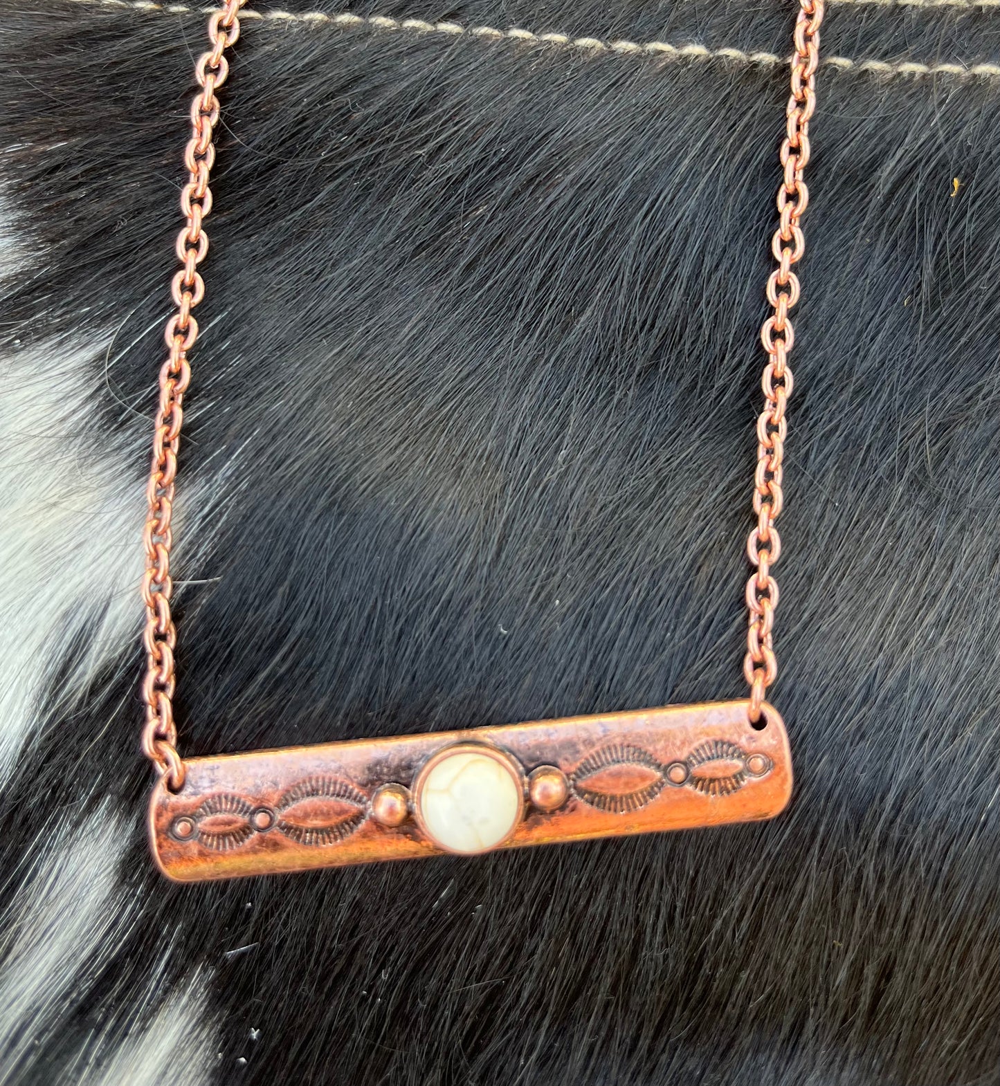 Montrose White and Coppertone Bar Necklace